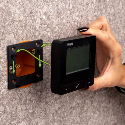 Умный терморегулятор ZigBee/868 МГц, 2хАА, черный ENGO